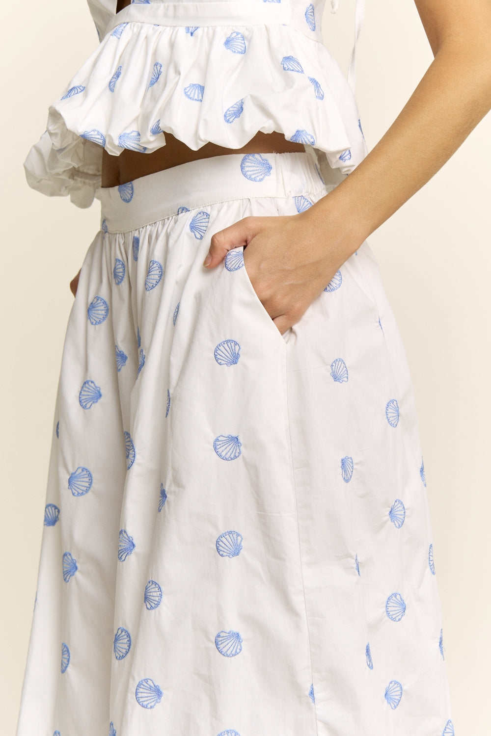 CP1017_WHITE