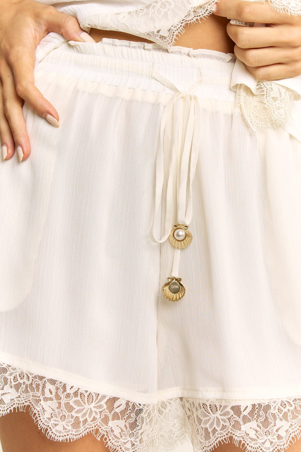 CP1004_WHITE