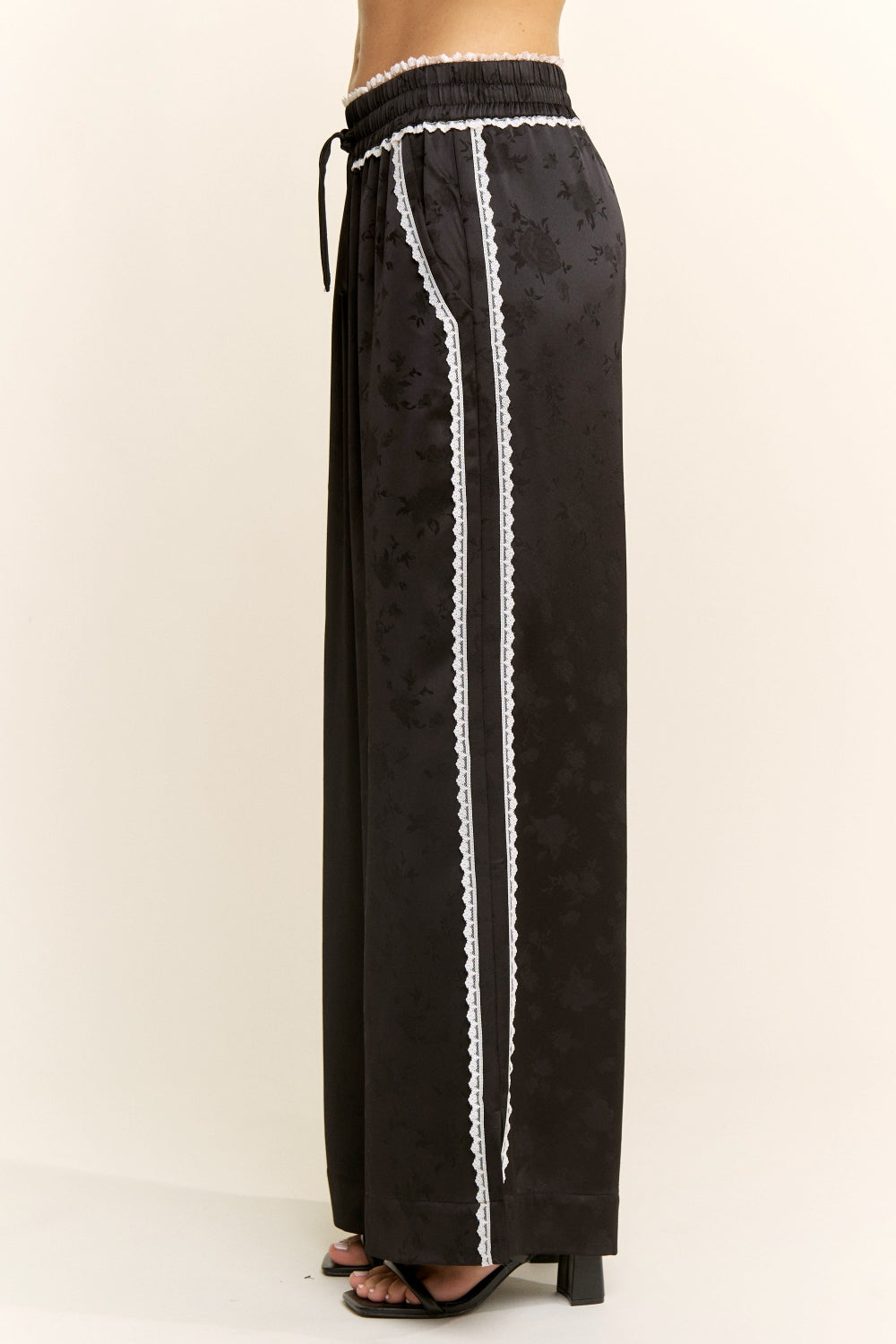 EVB3003_BLACK