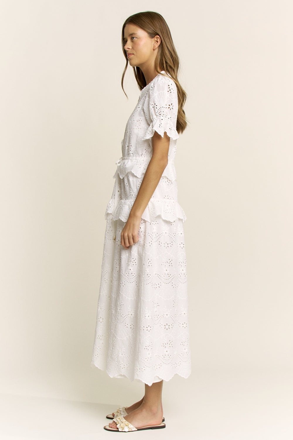 CD1062_WHITE